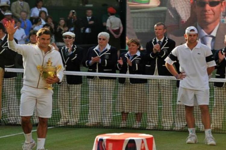 Annacone ซึ่งต่อมาเป็นโค้ชของ Federer มองว่าการแข่งขันเป็น “การผ่านคบเพลิง” ในเกมของผู้ชาย